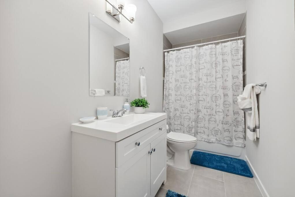Spacious 3Bedroom Duplex With Rooftop Deck! Washington Exterior photo