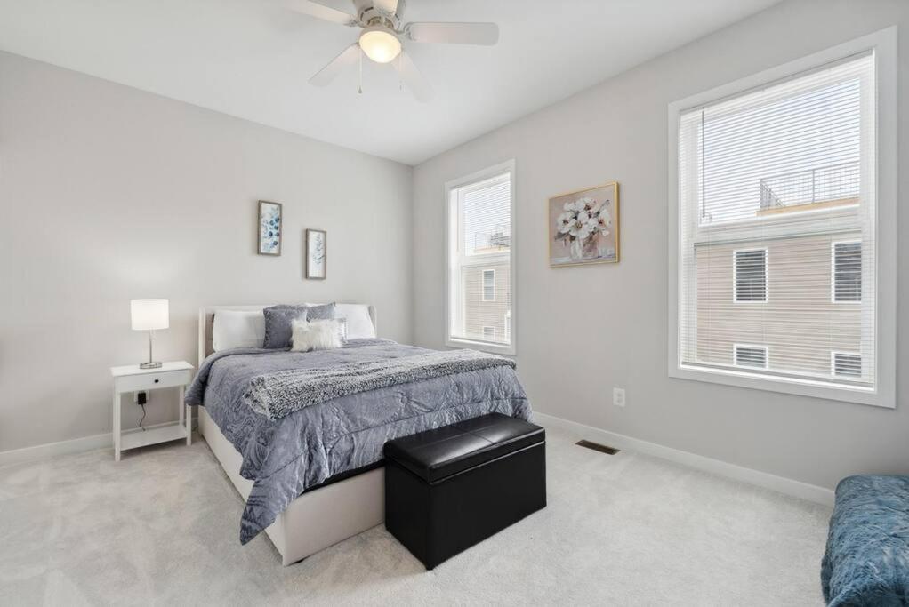 Spacious 3Bedroom Duplex With Rooftop Deck! Washington Exterior photo